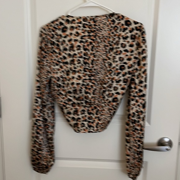 Women’s V-neck satin blouse - Picture 2 of 2